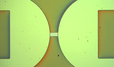 free copyright Glass- aSI-Glass chip with nanochannel embedded zoom