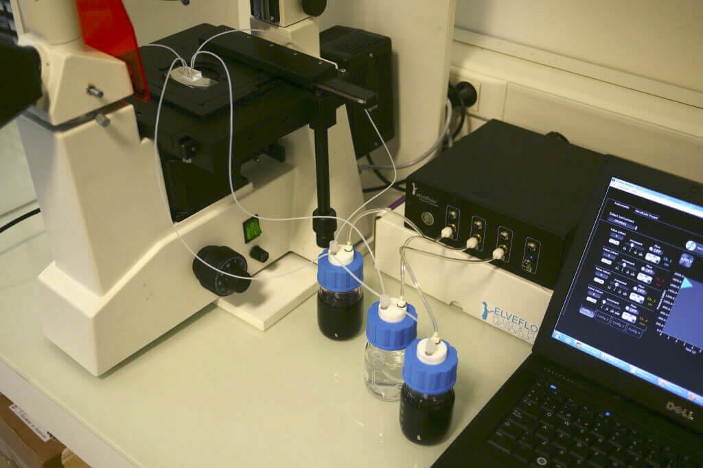 Microfluidic fast medium switch (OB1) Full setup