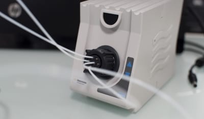 Microfluidic switch for sequential injection