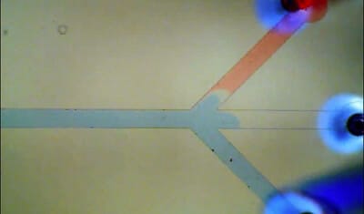 Microfluidic flow switch