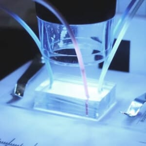 flow focusing Microfluidic-chip-elveflow-set-up