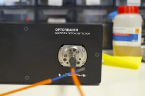 Connect the fiber optic sensor to OptoReader